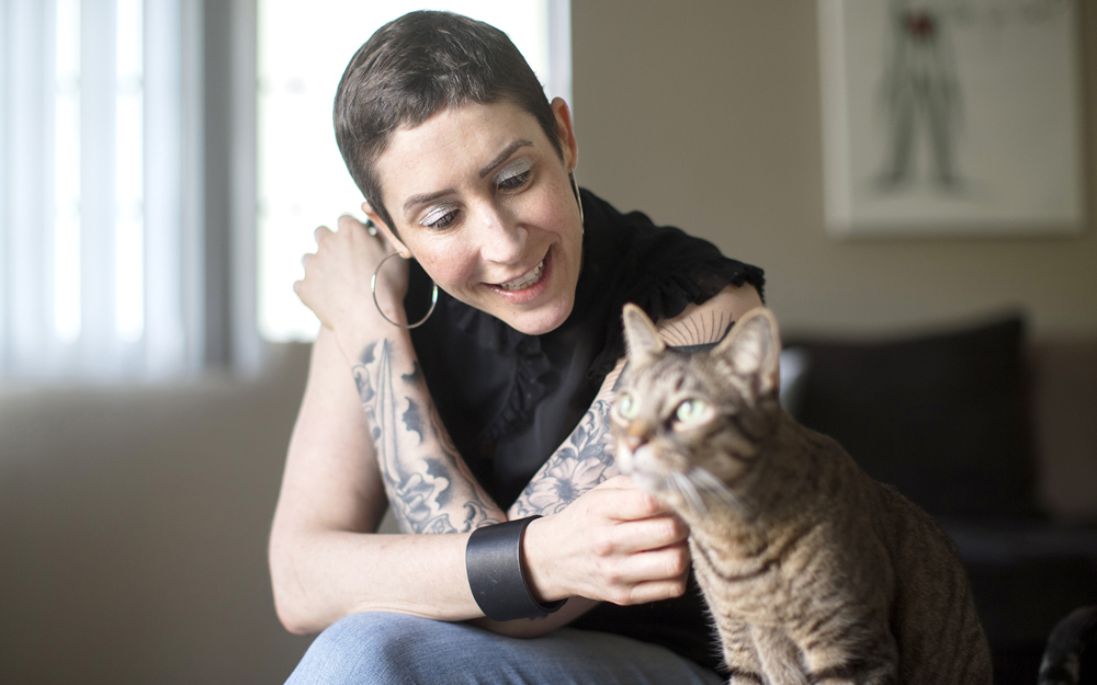 Cedars-Sinai ovarian cancer patient with a cat