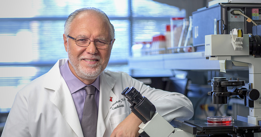 Cedars-Sinai Dr. Eduardo Marbán in the research lab