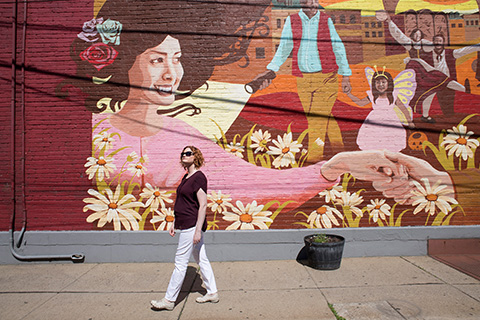 Cedars-Sinai patient Vicki Johnson, 38, walking after her surgery