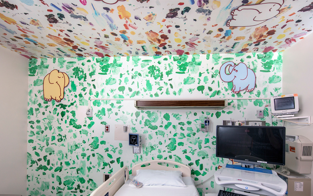 Cedars-Sinai pediatrics patient room