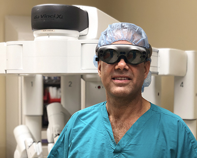 Dr. Rafael Grossman with VR glasses on.